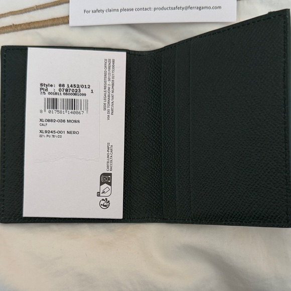 Authentic Salvatore Ferragamo Gancini leather card holder - Picture 2 of 8